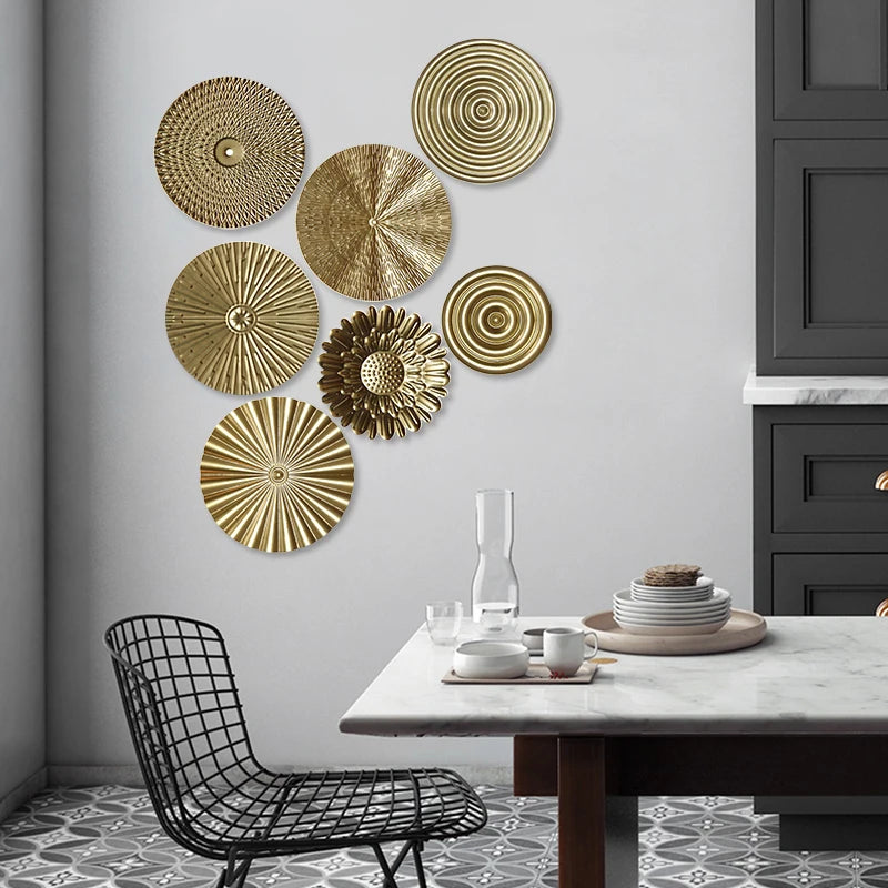 Nordic Modern Luxury Gold Round Wall Decoration Pendant Irregular Iron Disc Wall Hanging Wall Ornaments Living Room Home Decor